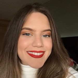 Meet your Posher, Claudia